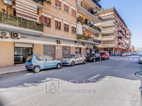 negozio in affitto a Roma in zona Celio