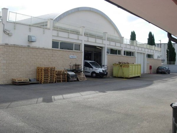 locale di sgombero in affitto a Roma in zona Collatino