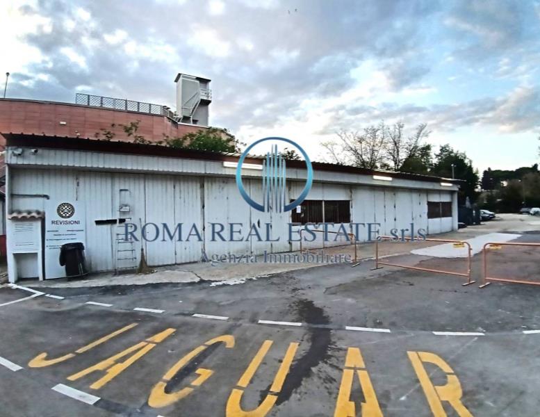 locale commerciale in affitto a Roma in zona Della Vittoria