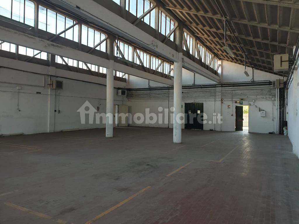 locale commerciale in affitto a Roma in zona Settecamini