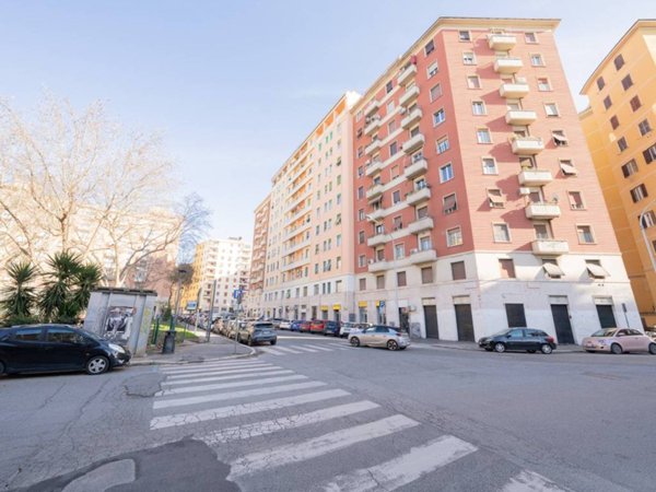 negozio in affitto a Roma in zona Tuscolano