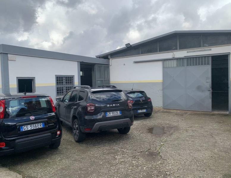 locale commerciale in affitto a Roma
