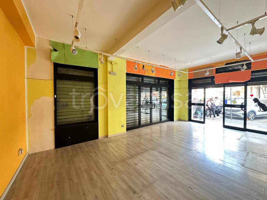 negozio in affitto a Roma in zona Portuense