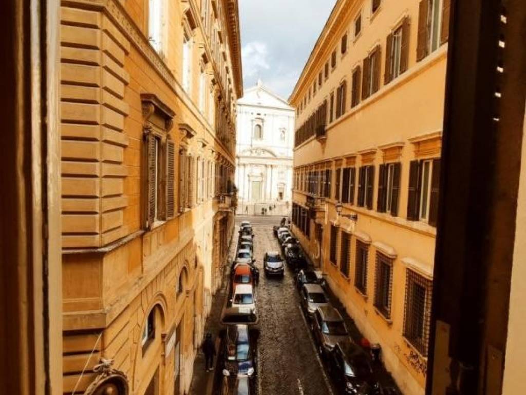 appartamento in affitto a Roma in zona Rione Regola