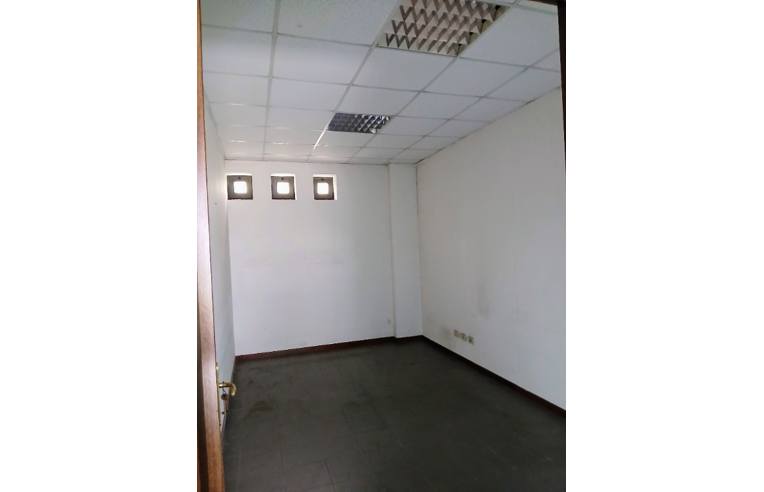 locale commerciale in affitto a Roma in zona Romanina