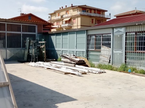 locale commerciale in affitto a Roma in zona Selva Candida