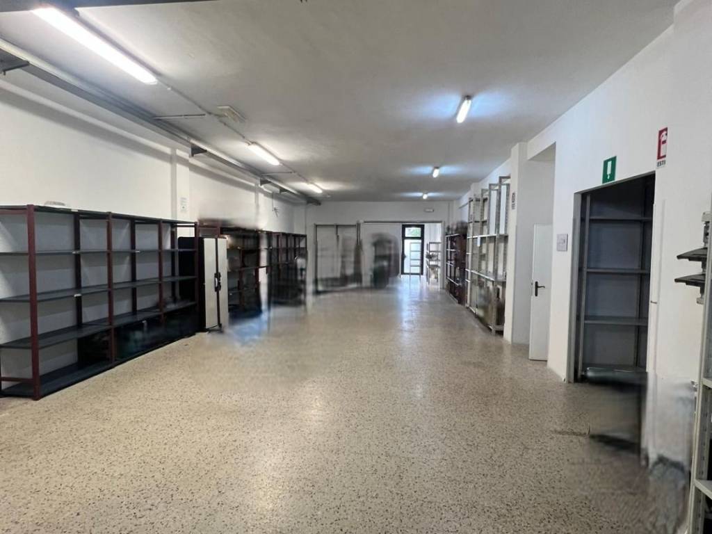 locale commerciale in affitto a Roma in zona Ponte di Nona