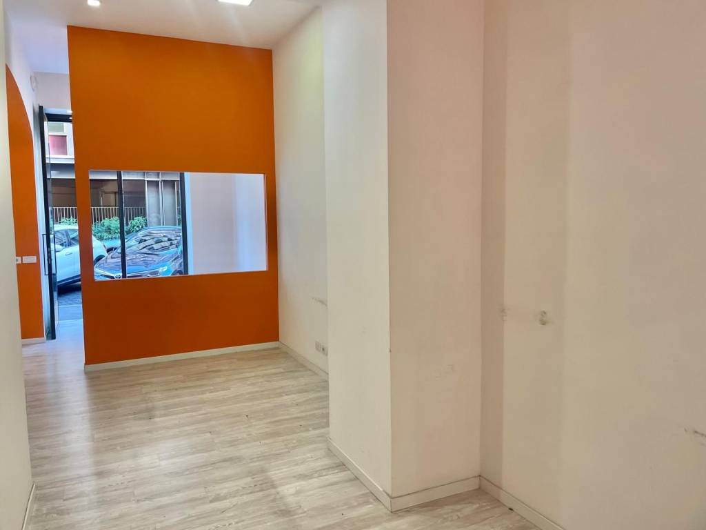 negozio in affitto a Roma in zona Rione Prati