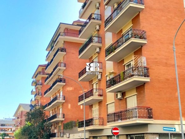 locale commerciale in affitto a Roma in zona Appio Latino