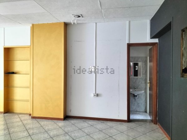 locale commerciale in affitto a Roma in zona Appio Latino