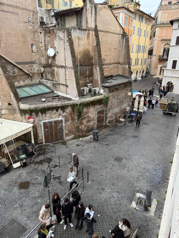 negozio in affitto a Roma in zona Pigna - Sant'Angelo