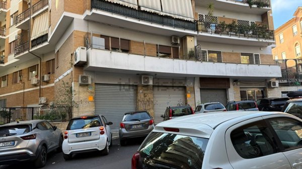 locale commerciale in affitto a Roma in zona Tor di Quinto