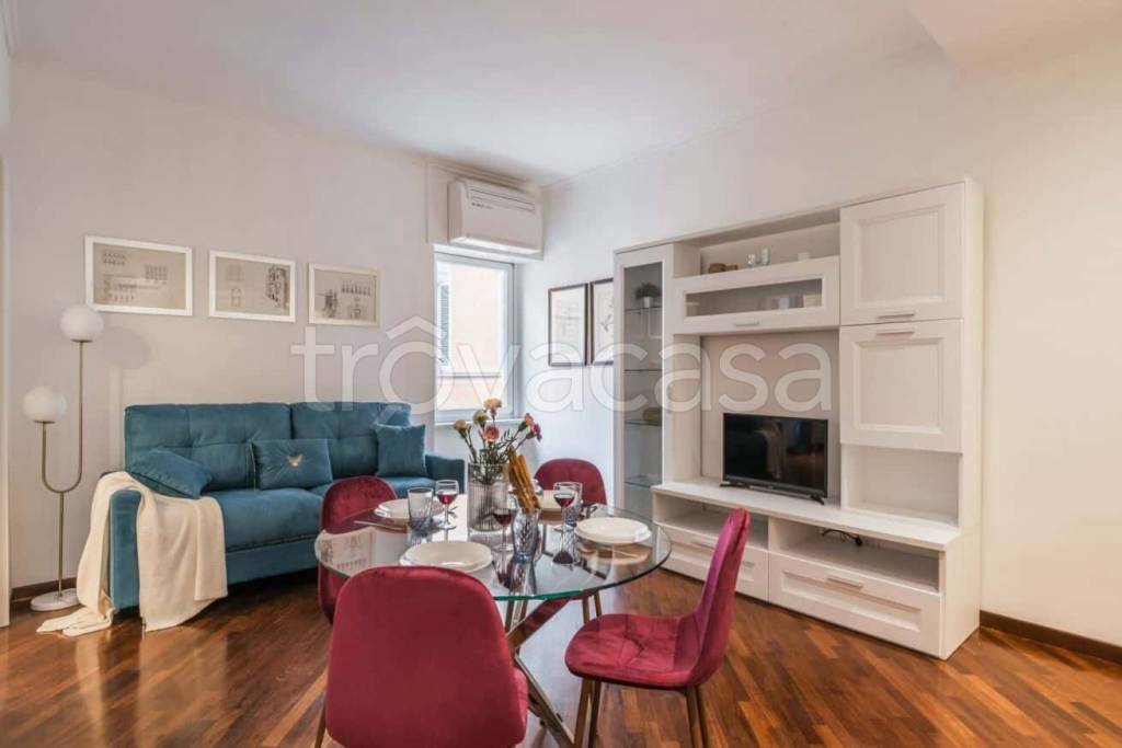 appartamento in affitto a Roma in zona Trevi-Colonna
