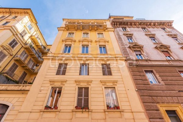 locale di sgombero in affitto a Roma in zona Rione di Ponte