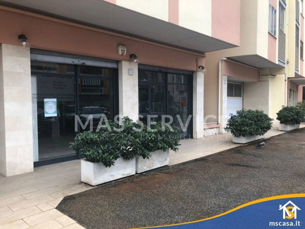 negozio in affitto a Roma in zona Mostacciano