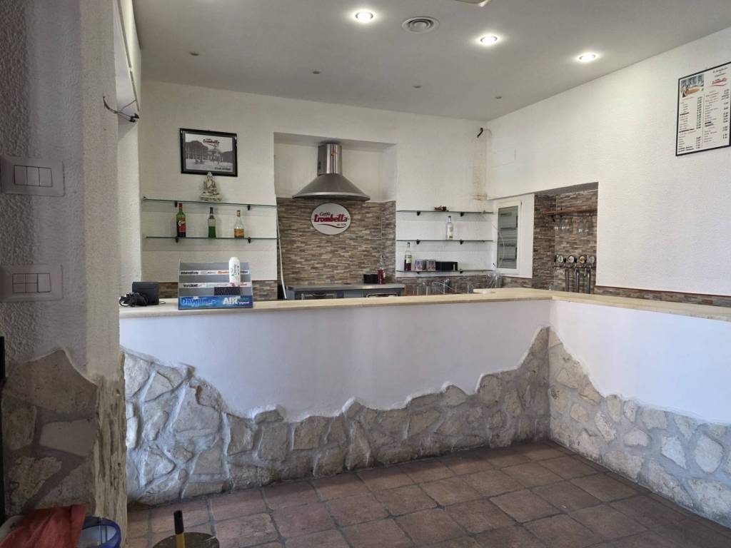 negozio in affitto a Roma in zona Finocchio