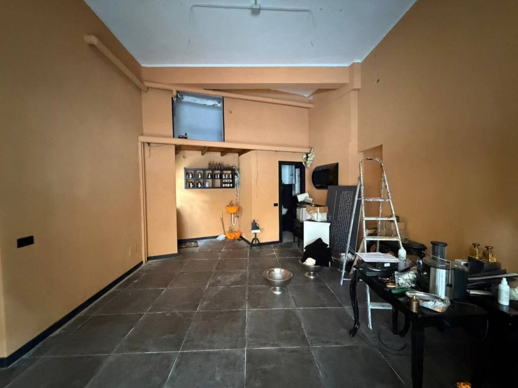 negozio in affitto a Roma in zona Tor di Quinto