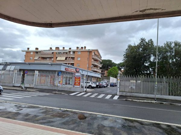 negozio in affitto a Roma in zona Acilia