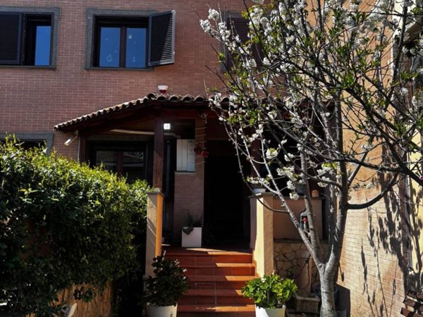 casa indipendente in affitto a Roma in zona Infernetto