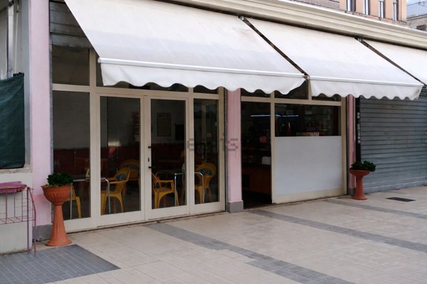 negozio in affitto a Roma