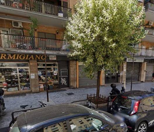 negozio in affitto a Roma in zona Cinecittà