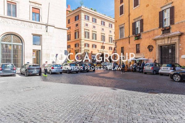 locale di sgombero in affitto a Roma in zona Parione/Sant'Eustachio