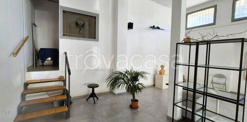 negozio in affitto a Roma in zona Ardeatino