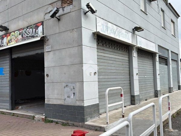 negozio in affitto a Roma in zona Fonte Laurentina