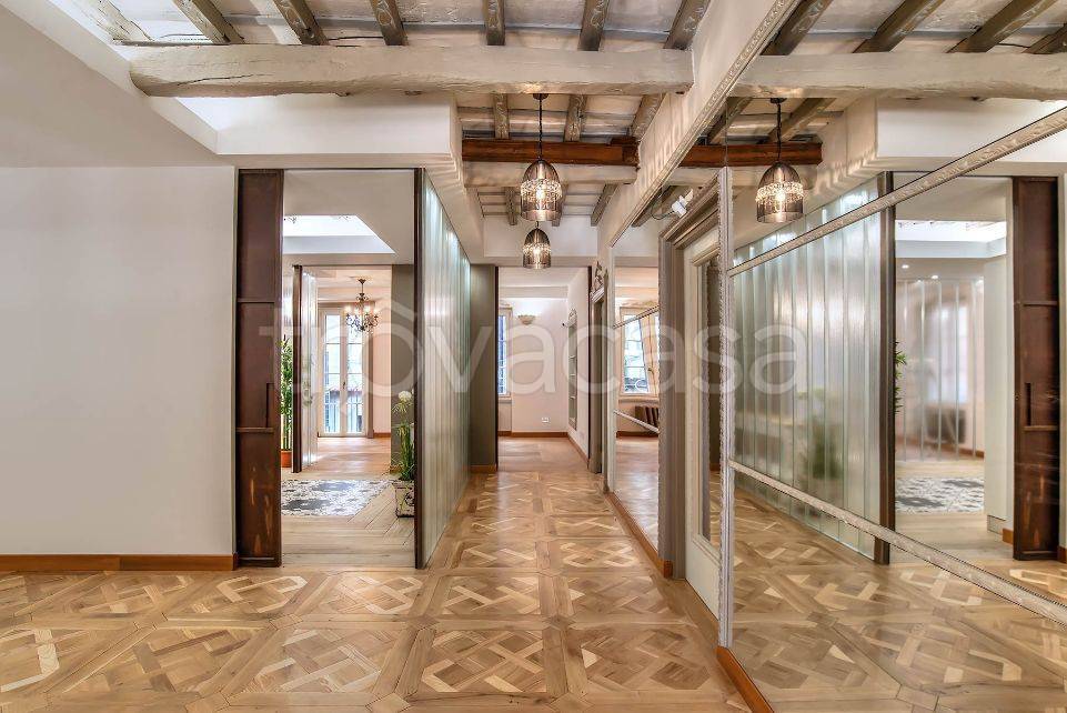 appartamento in affitto a Roma in zona Trevi-Colonna