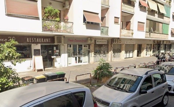 locale commerciale in affitto a Roma in zona Don Bosco