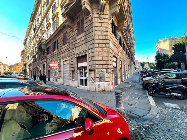 locale commerciale in affitto a Roma in zona Rione Monti/Campitelli