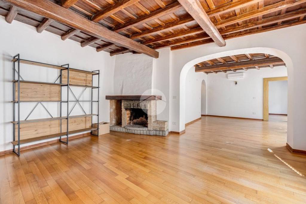 appartamento in affitto a Roma in zona Rione Monti/Campitelli