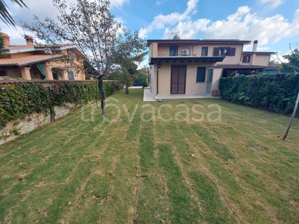 casa indipendente in affitto a Roma in zona Infernetto