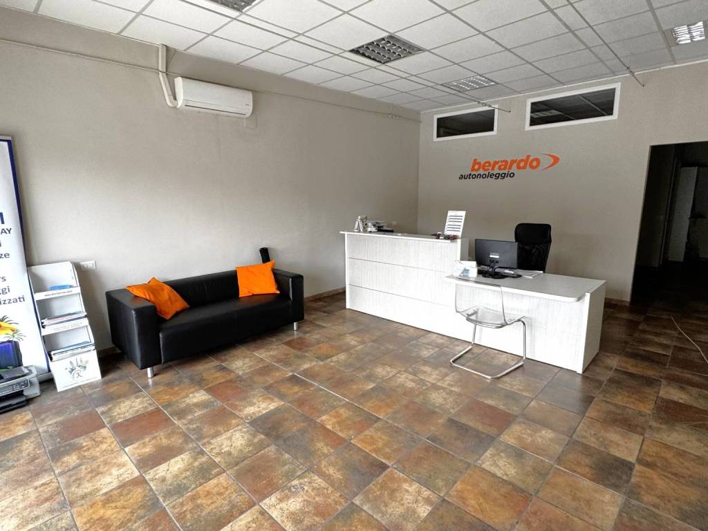 negozio in affitto a Roma