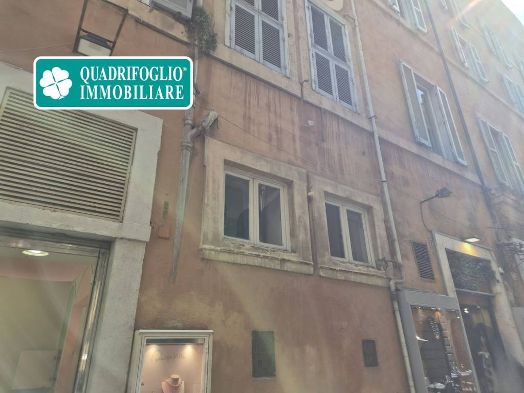 negozio in affitto a Roma in zona Campo Marzio