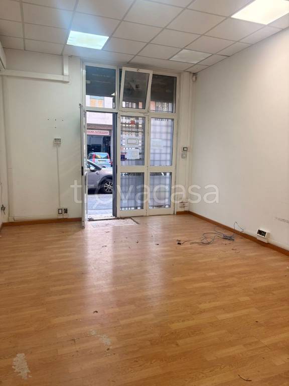 negozio in affitto a Roma in zona Appio Latino