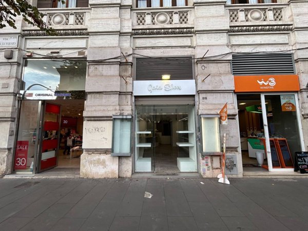 locale commerciale in affitto a Roma