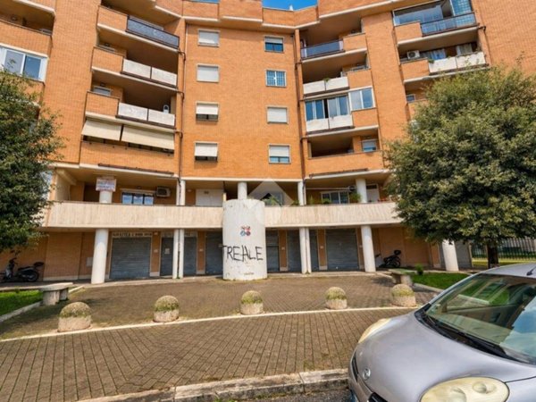 negozio in affitto a Roma in zona Torrevecchia