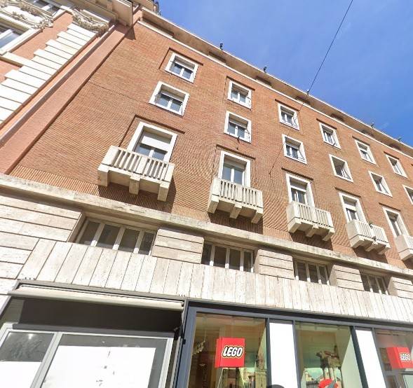 negozio in affitto a Roma in zona Campo Marzio