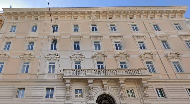 intera palazzina in affitto a Roma in zona Rione Monti/Campitelli