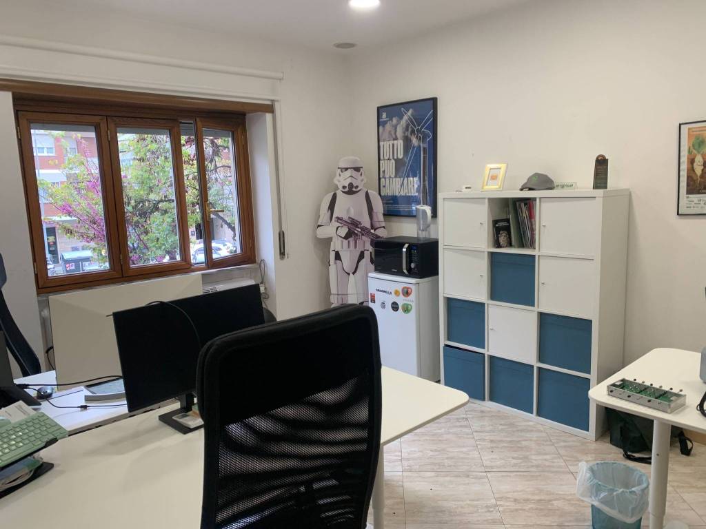 ufficio in affitto a Roma in zona Cinecittà