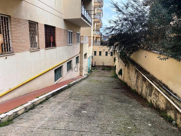 locale commerciale in affitto a Roma in zona Primavalle