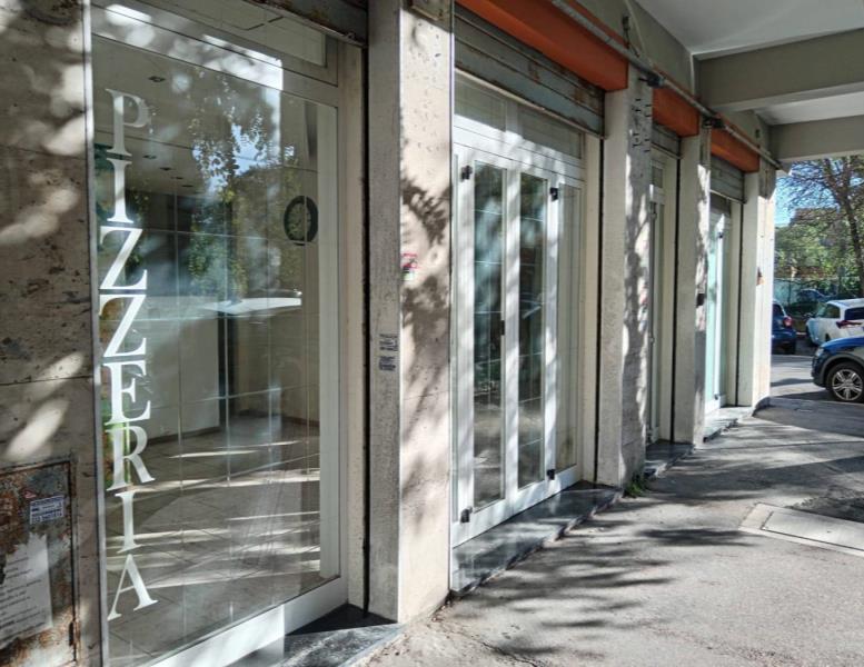 locale commerciale in affitto a Roma in zona Ostia