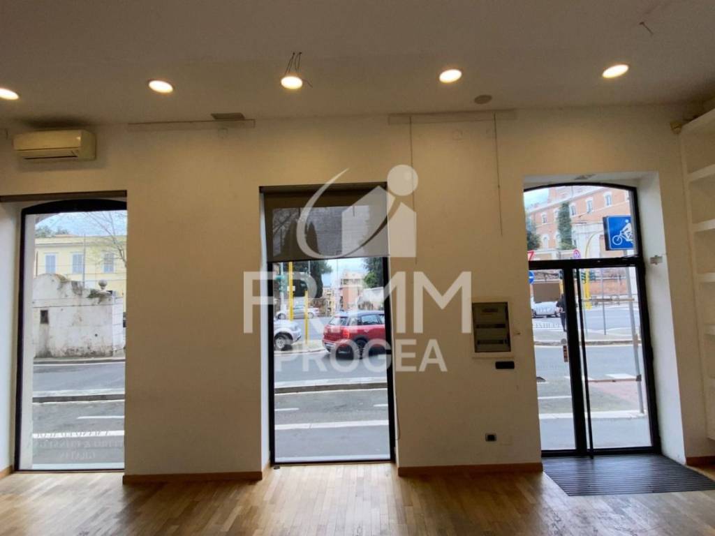 negozio in affitto a Roma in zona Nomentano