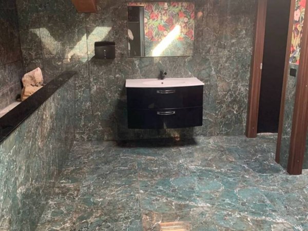 negozio in affitto a Roma in zona Cinecittà