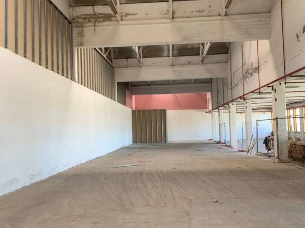 locale commerciale in affitto a Roma in zona Finocchio