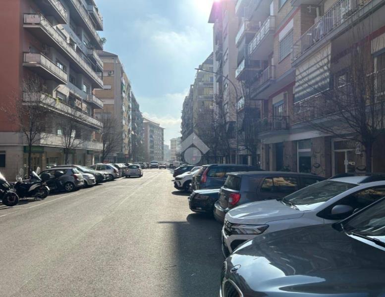 locale commerciale in affitto a Roma in zona Appio Latino