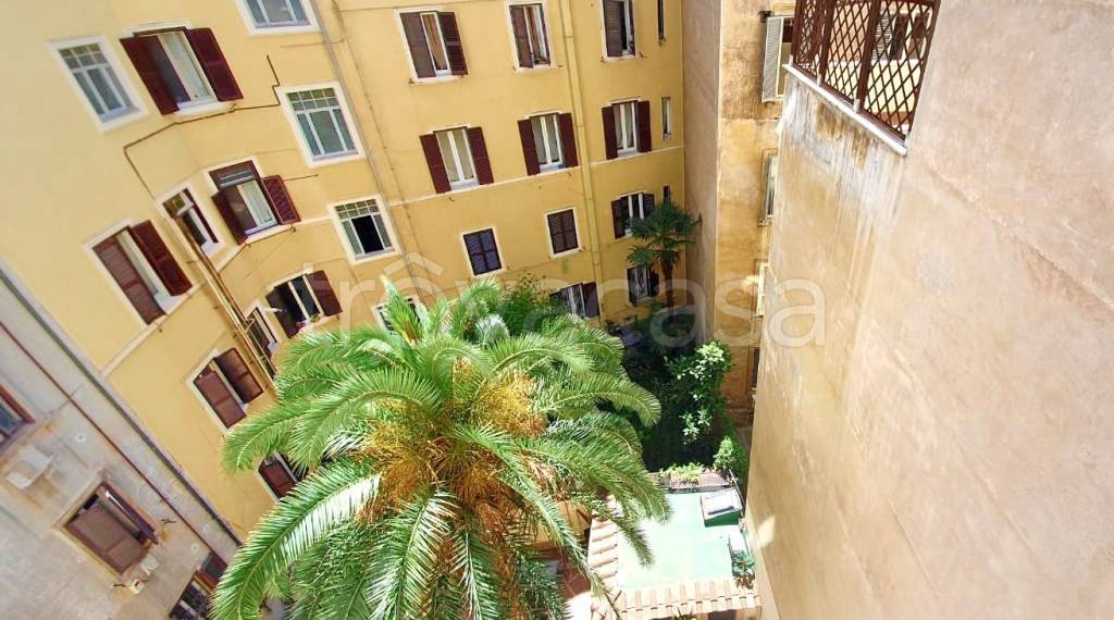appartamento in affitto a Roma in zona Rione Monti/Campitelli