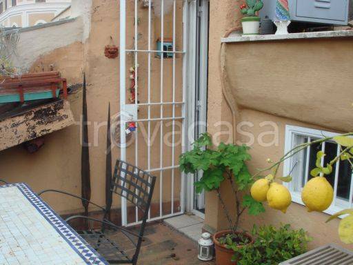 appartamento in affitto a Roma in zona Trevi-Colonna