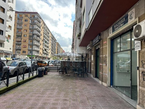 locale commerciale in affitto a Roma in zona Tuscolano